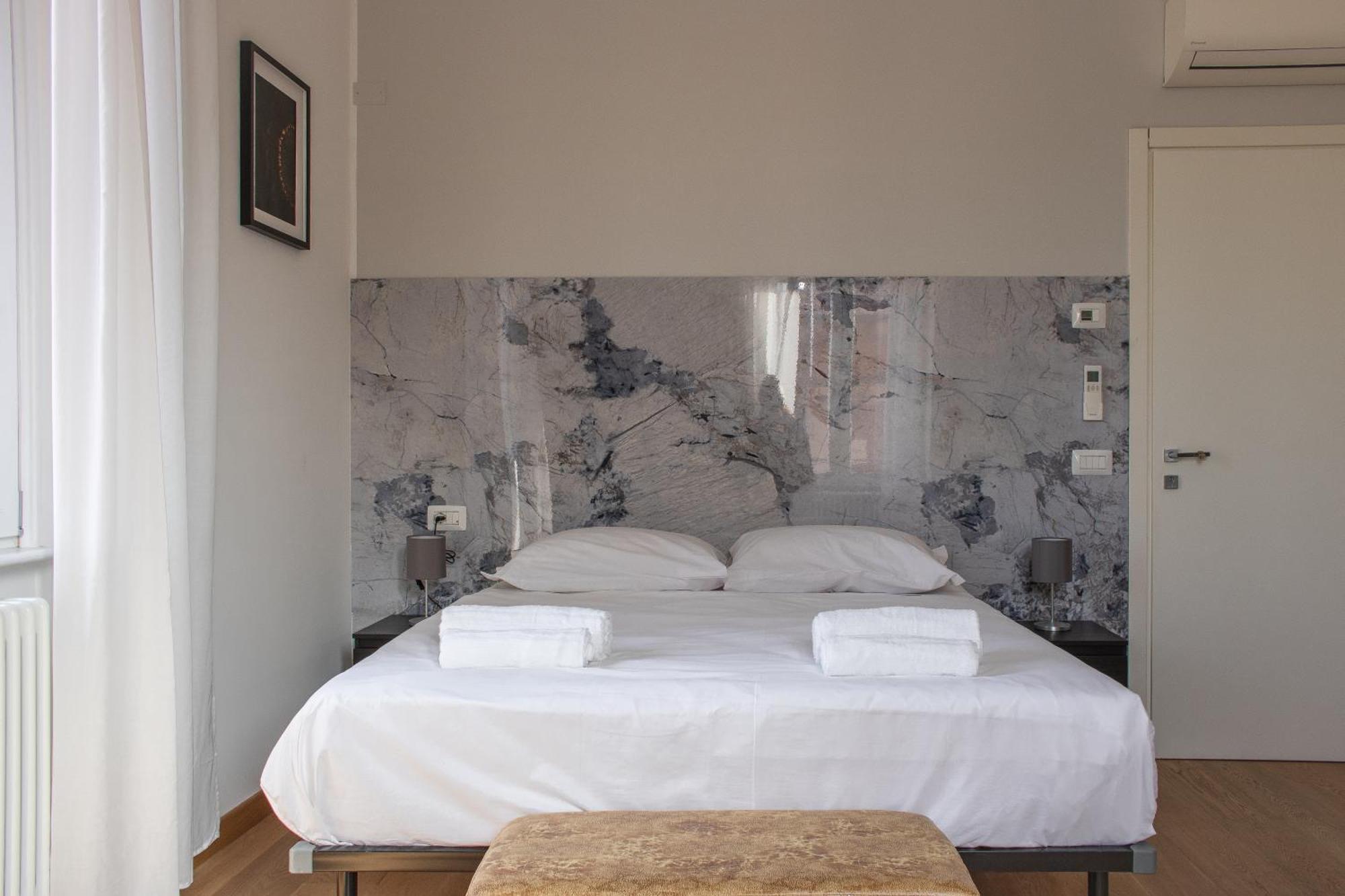 מילאנו Rrrapido Holy Suites And Rooms - Via Sardegna מראה חיצוני תמונה