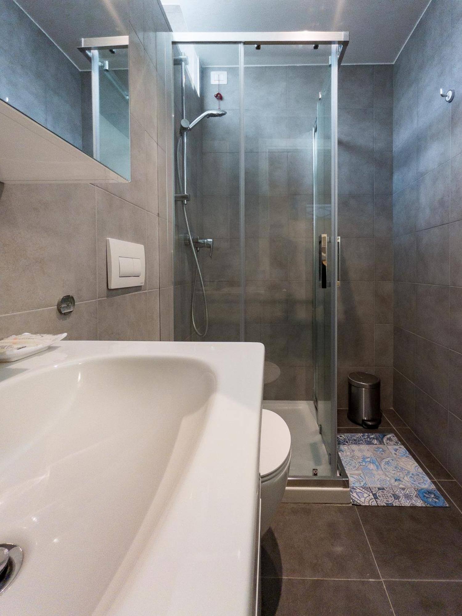 מילאנו Rrrapido Holy Suites And Rooms - Via Sardegna מראה חיצוני תמונה